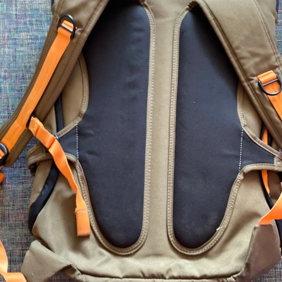 Crumpler Karachi Outpost Backpack - Picture 2 of 5